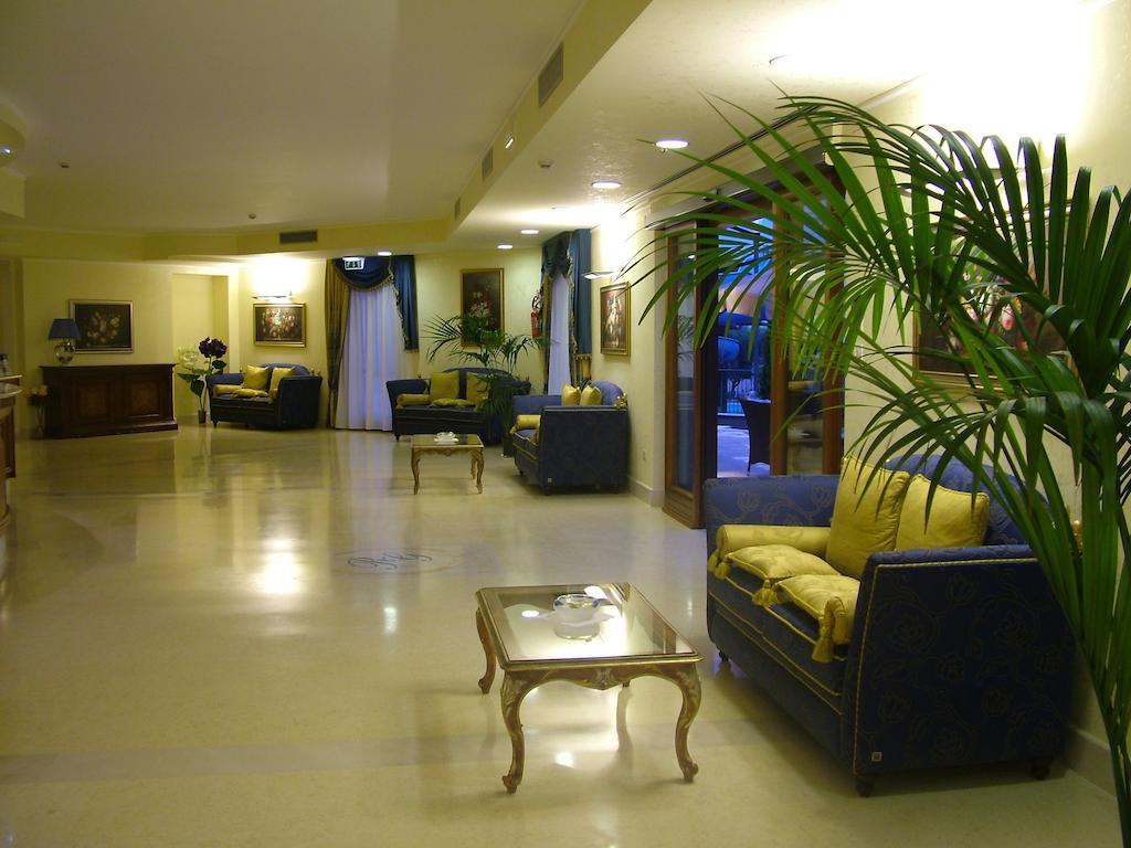 Hotel Royals Gate à Rodi Garganico Extérieur photo